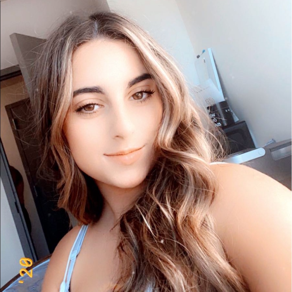 Meet your Posher, Adriana